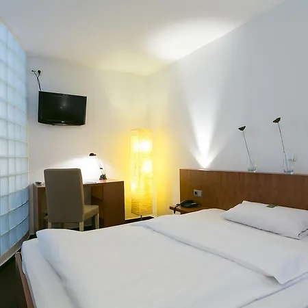 Wald & Golfhotel Lottental בוכום