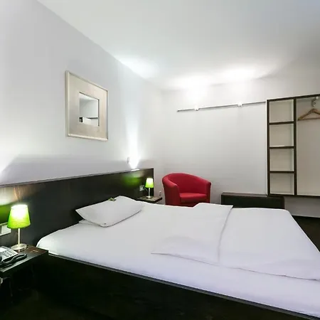 מלון Wald & Golfhotel Lottental בוכום