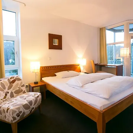 Wald & Golfhotel Lottental 3* בוכום