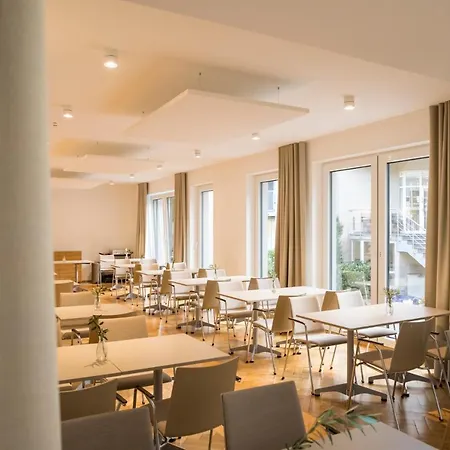Wald & Golfhotel Lottental בוכום