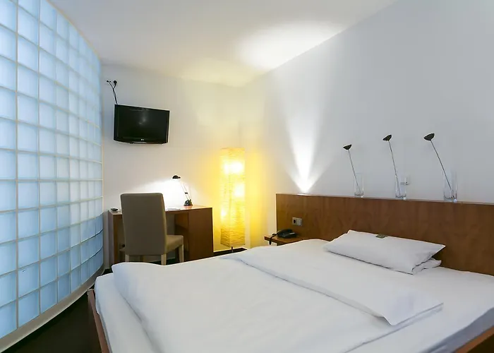 Wald & Golfhotel Lottental בוכום