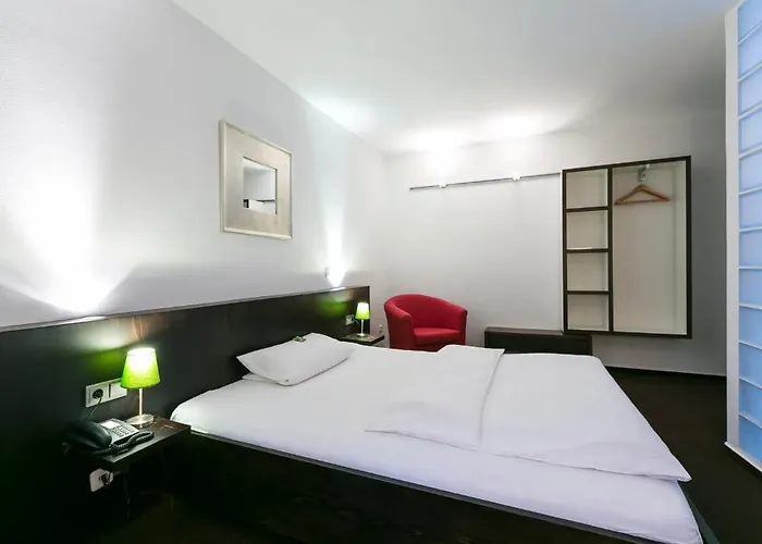 מלון Wald & Golfhotel Lottental בוכום